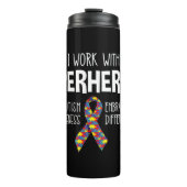 I Work With Superheroes -- Autism Awareness -- Emb Thermosbeker (Voorkant)