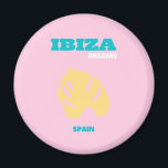 Ibiza, Spanje Reiskunst, Preppy, Roze Magneet<br><div class="desc">Een prachtig reiskunstontwerp dat de zonnige dagen van Ibiza vastlegt. Het is een perfecte aanvulling op elke plaats en zou een geweldige aanvulling op je leven, vooral als je op zoek bent naar een roze esthetiek.</div>