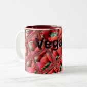 Ice and strawberries vegan mug tweekleurige koffiemok (Voorkant links)