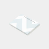 Ice Blue Chevron Stripes met aangepaste naam Post-it® Notes (Schuin)