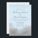 Ice Blue Silver Confetti Wedding Invitation Kaart<br><div class="desc">Een elegante pastelblauwe en zilveren bruiloft met zilveren confetti stof bovenaan en zwart zilveren accent onderaan.</div>