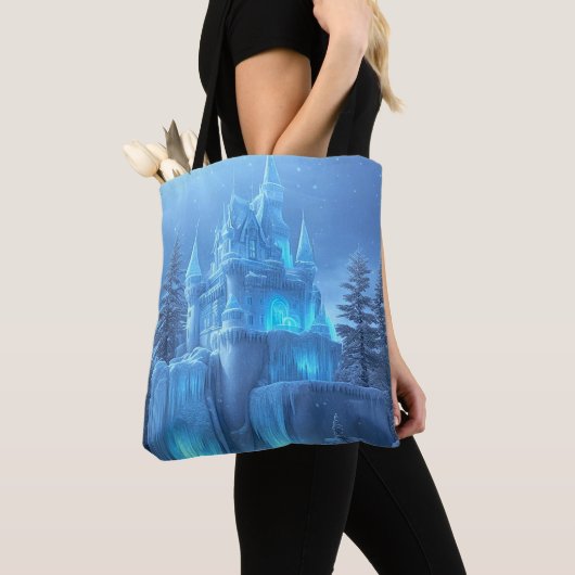 Ice Castle of Frozen Dreams Tote Bag (Dichtbij)