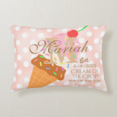 Ice Cream Cone met Sprinkles, Cherry op Top Accent Kussen (Voorkant)