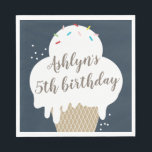 Ice Cream Cone Navy Blue Kids Birthday Party Servet<br><div class="desc">Een leuk kinderfeestje met een handgetekende ijsijskegel met regenboogsproeiers. De achtergrondkleur en al tekst zijn editable zodat kunt u de doopvont,  de kleur en de plaatsing veranderen om deze werkelijk uw te maken. Klik uitgeven knoop om dit ontwerp aan te passen.</div>