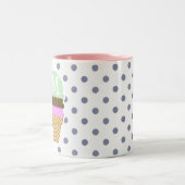 Ice Cream Cone on Cool Gray Polka Dots Tweekleurige Koffiemok (Center)