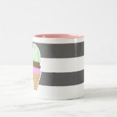 Ice Cream Cone on Dim Grey Horizontal Stripes Tweekleurige Koffiemok (Center)