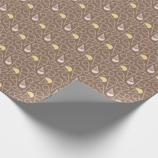 Ice Cream Cone Pattern on Brown Cadeaupapier (Hoek)