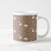 Ice Cream Cone Pattern on Brown Grote Koffiekop (Rechts)