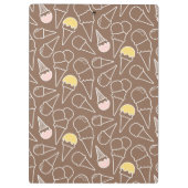 Ice Cream Cone Pattern on Brown Klembord (Achterkant)