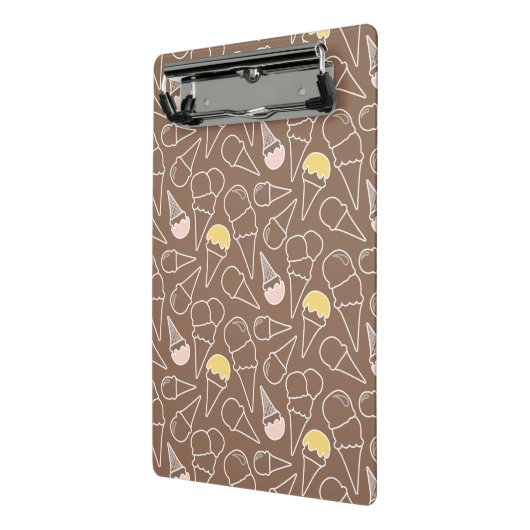 Ice Cream Cone Pattern on Brown Mini Klembord (Angled2)