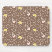 Ice Cream Cone Pattern on Brown Muismat (Voorkant)