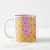 Ice Cream Cone with roze Frosting & Sprins Tweekleurige Koffiemok (Links)