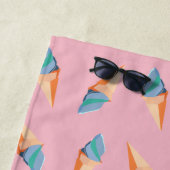 Ice cream cones strandlaken (In situ)