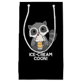 Ice Cream Coon Funny Animal Racoon Pun Dark BG Klein Cadeauzakje (Voorkant)