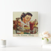ICE CREAM PARTY Girl met lade Ice Creams Vierkante Klok (Huis)