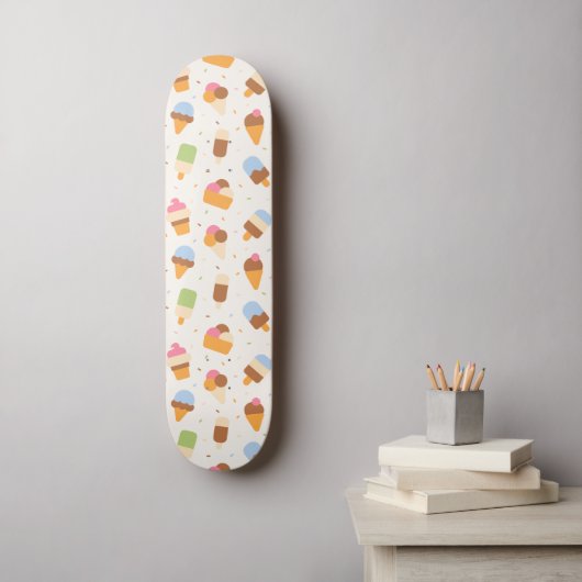 Ice Cream Pattern, Ice Cream Cone, Ice Popsicle Persoonlijk Skateboard (Muurkunst)