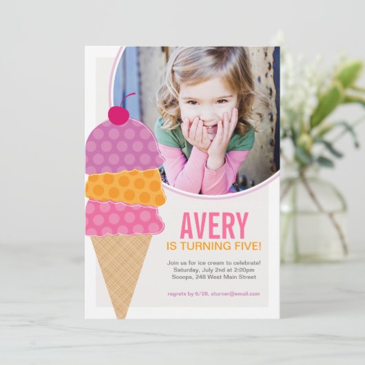 Ice Cream Photo Birthday Invitation in Orchid Kaart (Staand voorkant)