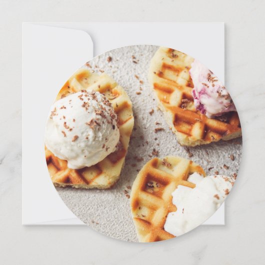 Ice Cream Scoop Heart Shaped Waffle Ronde Douche Kaart (Achterkant)