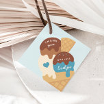 Ice Cream Sundae Kids Birthday Dank je Bedankjes Labels<br><div class="desc">Deze leuke favoriete labels zijn ontworpen om te passen aan de uitnodigingen van de verjaardagsfeestjes van onze ijscrème sundae kinderen. Ze bevatten een drie-scoopkegel met de woorden "dank u wel" en een teken in een schattig retro  lettertype.</div>