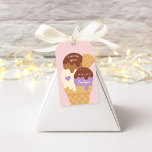 Ice Cream Sundae Kids Birthday Dank je wel Cadeaulabel<br><div class="desc">Deze leuke favoriete labels zijn ontworpen om te passen aan de uitnodigingen van de verjaardagsfeestjes van onze ijscrème sundae kinderen. Ze bevatten een drie-scoopkegel met de woorden "dank u wel" en een teken in een schattig retro  lettertype.</div>