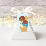 Ice Cream Sundae Kids Birthday Dank je wel Cadeaulabel<br><div class="desc">Deze leuke favoriete labels zijn ontworpen om te passen aan de uitnodigingen van de verjaardagsfeestjes van onze ijscrème sundae kinderen. Ze bevatten een drie-scoopkegel met de woorden "dank u wel" en een teken in een schattig retro  lettertype.</div>