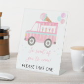 Ice Cream Truck Birthday Favor Reclamebord Met Voetstuk (Insitu)