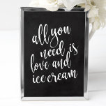 Ice crème station chalkboard 8x10 wign-bord poster<br><div class="desc">Een elegant bocht van de snijrand bruiloft,  kenmerkt de tekst "allen u wenst is liefde en ijs"in een uitgewalste manuscriptdoopvont,  voegt de borsteltextuur een spontaan en playful gevoel toe. De achtergrondkleur kan aan uw behoeften en voorkeuren worden aangepast. Neem contact met mij op als u een speciaal verzoek hebt.</div>