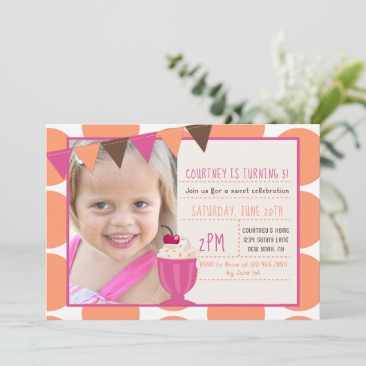 Ice-crème Sundae Polka Dots Girl Birthday Party Kaart (Staand voorkant)