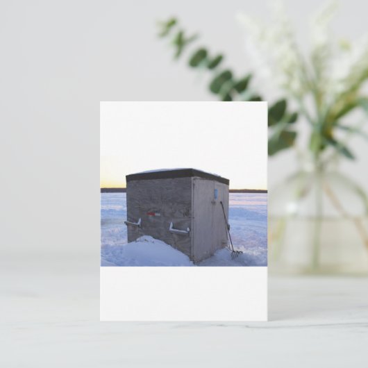 Ice Fishhouse bij de schemering. Briefkaart (Staand voorkant)