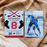 Ice Hockey Kids Uitnodiging voor verjaardagsfeestj<br><div class="desc">Zet je schaatsen omhoog en plan een ijshockeyverjaardagsfeestje! Dit ontwerp is voorzien van ijshockeysticks,  schaatsen en puck. Bewerk dit ontwerp zodat het past bij de kleuren van je team.</div>