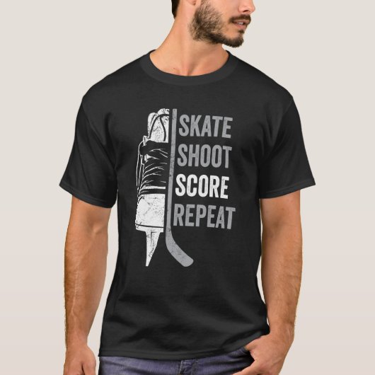 Ice Hockey Player Coach Skate Shoot Score Repeat T-shirt (Voorkant)