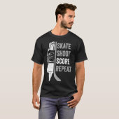 Ice Hockey Player Coach Skate Shoot Score Repeat T-shirt (Voorkant volledig)