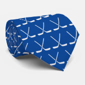 Ice Hockey Sticks Pattern Blue Background Stropdas (Opgerold)
