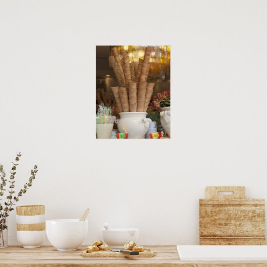 Ice roomgelato-cons in het display van het winkelv poster (Keuken)