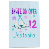 Ice Schaats on Over Birthday Girl Skater medium Gi Medium Cadeauzakje (Voorkant)