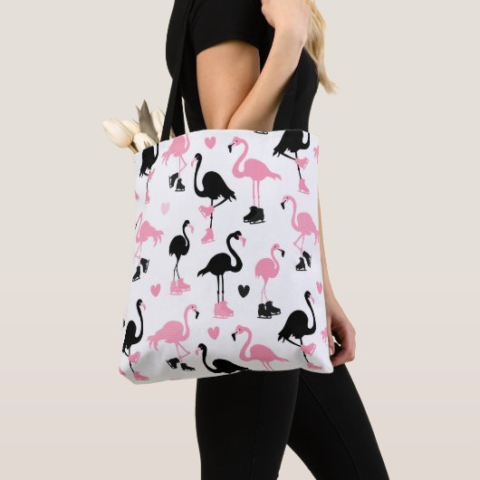 Ice Skating Flamingos Tote Bag (Dichtbij)