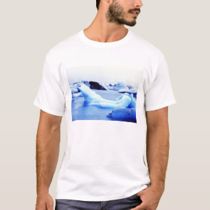 Icebergs in Jokulsarlon Lagoon T-shirt