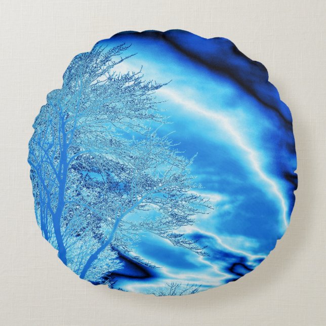 Iced Winter Tree in Cobalt Blue Sky Rond Kussen (Voorkant)