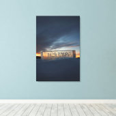 ICEHOTEL 24-inch x 36-inch omhuld canvas Afdruk (Insitu (Houten vloer))