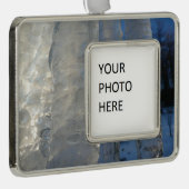 Icicles Abstracte Blauwe Winterfotografie Verzilverd Omlijst Ornament (Rechts)