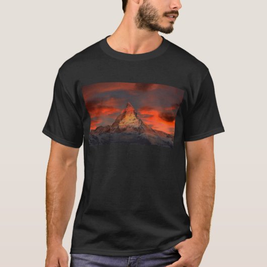 Iconisch alpiene bergmatterhorn op zonsondergang t-shirt (Voorkant)