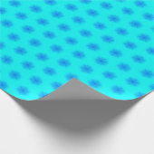 Icy Aqua en Blue Snowflake Pattern Cadeaupapier (Hoek)