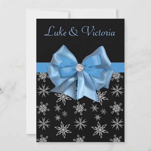 Icy Blue Bow op Black Winter Snowflakes Weddenscha Kaart (Voorkant)