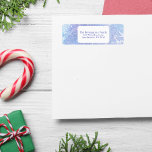 Icy Blue Glitter Gepersonaliseerd adreslabel Etiket<br><div class="desc">Voeg een ijzige toets toe aan uw vakantiemail met deze Icy Blue Glitter gepersonaliseerde retouradresslabels. Met een glinsterende sneeuwvlokachtergrond kunnen deze labels worden aangepast met de naam en het adres van uw familie, waardoor ze de perfecte finishing touch zijn voor kerstkaarten, uitnodigingen of geschenken. Het winterse blauwe glitterontwerp voegt een...</div>