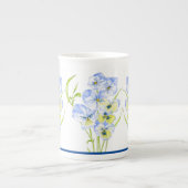 Icy Blue Pansies op een Bone China Mok (Voorkant)