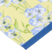 Icy Blue Pansies op een tablet Tafelkleed (Gekanteld)