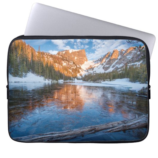 Icy Dream Lake Laptop Sleeve (Voorkant)