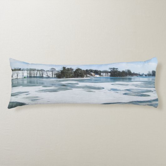 Icy English Lake - Gepersonaliseerd Lichaamskussen (Voorkant)