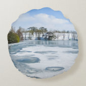 Icy English Lake - Gepersonaliseerd Rond Kussen (Achterkant)