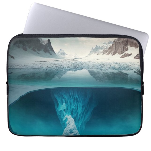 Icy Mountain View Laptop Sleeve (Voorkant)